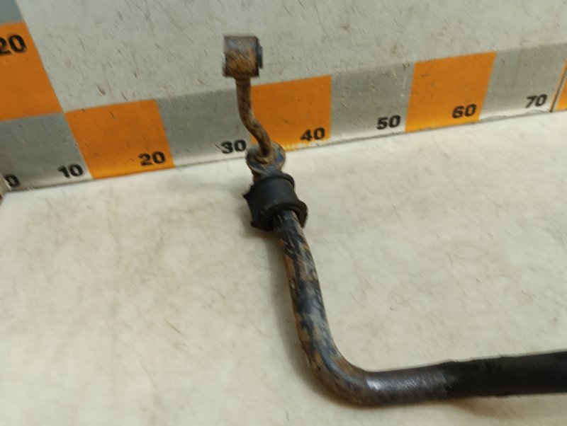 Стабилизатор передний