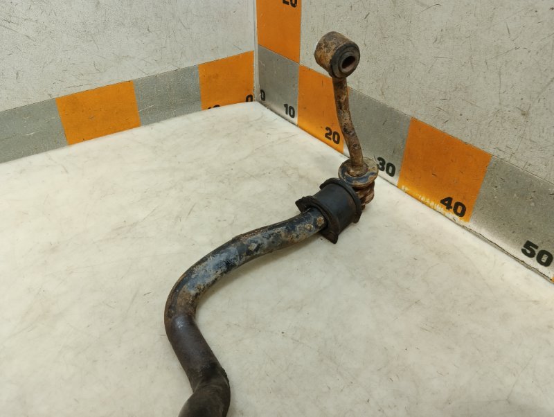 Стабилизатор передний