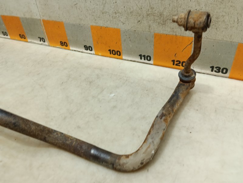 Стабилизатор передний