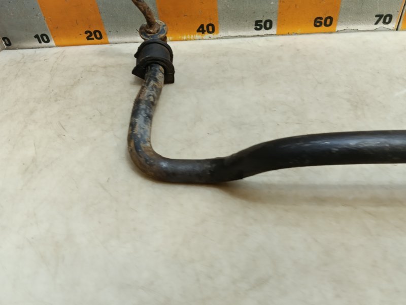 Стабилизатор передний