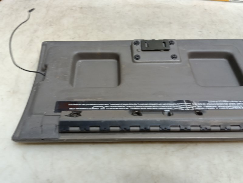 Крышка бардачка