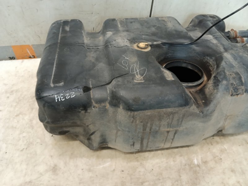 Бак топливный