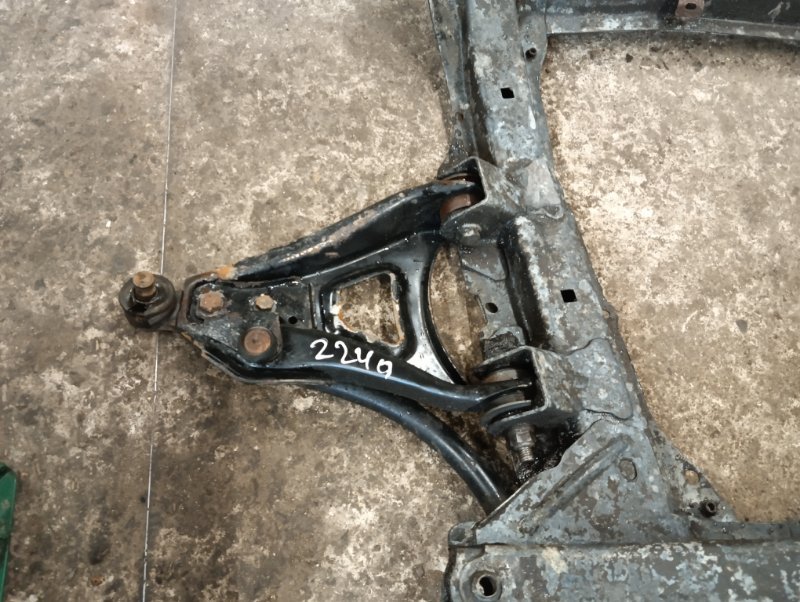 Балка подмоторная