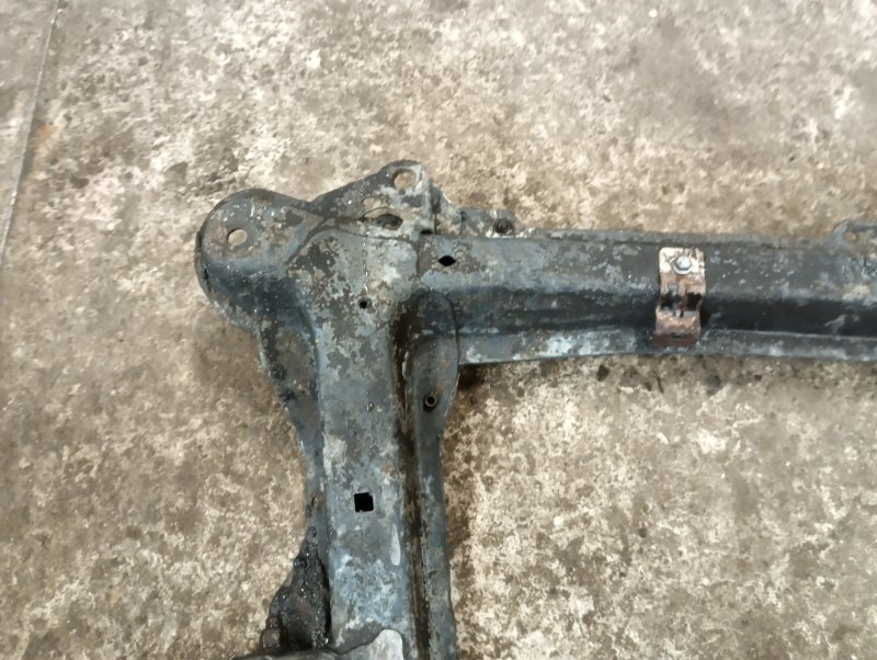 Балка подмоторная