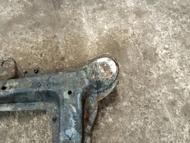 Балка подмоторная