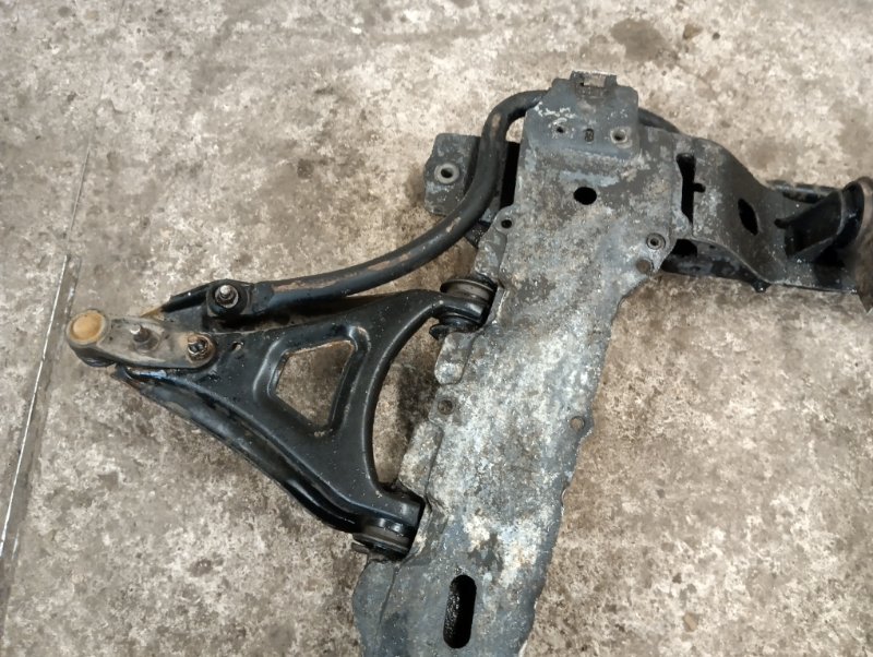 Балка подмоторная