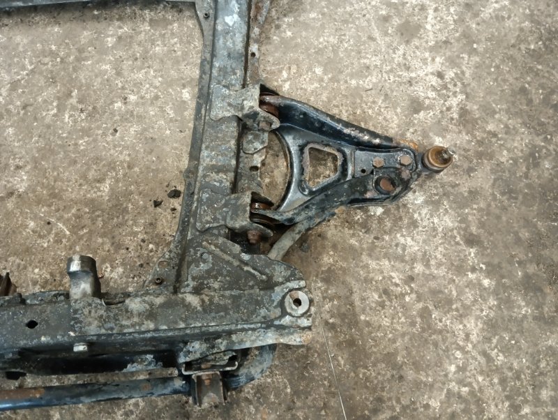 Балка подмоторная