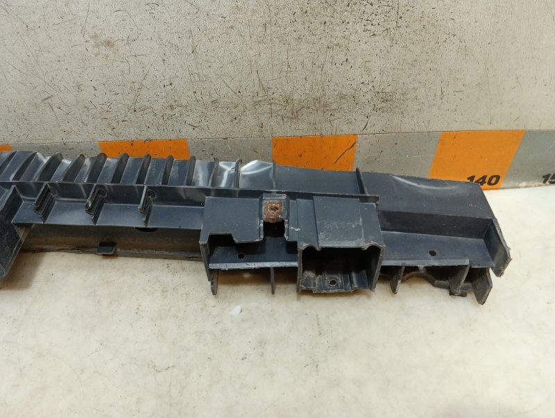 Усилитель заднего бампера