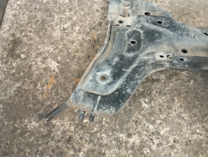 Балка подмоторная