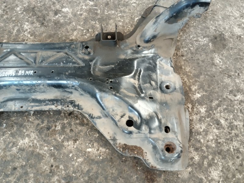 Балка подмоторная