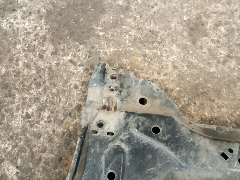 Балка подмоторная