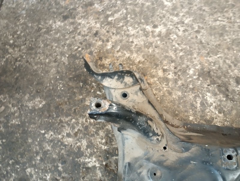 Балка подмоторная