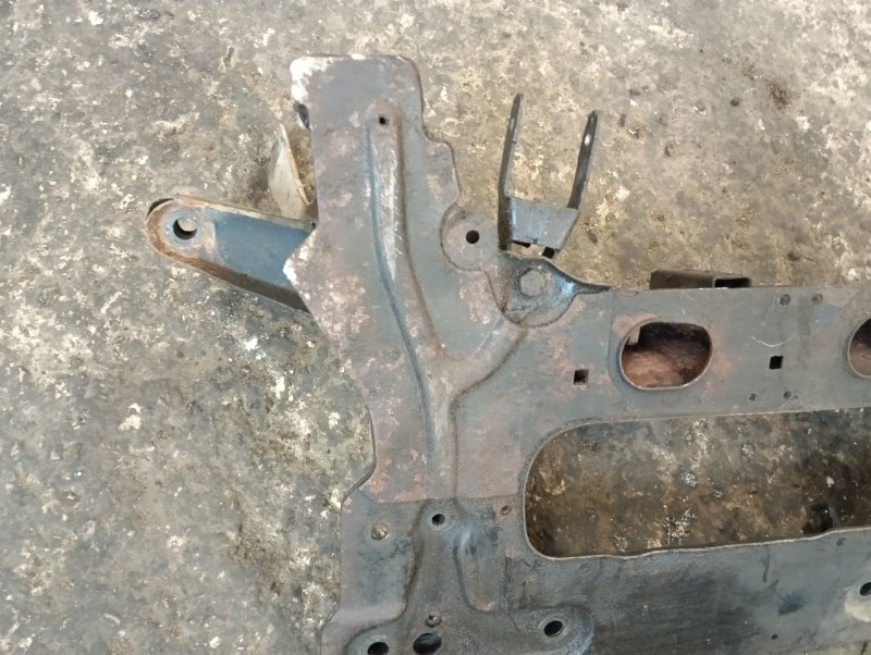 Балка подмоторная