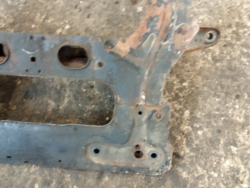 Балка подмоторная