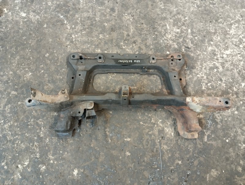 Балка подмоторная