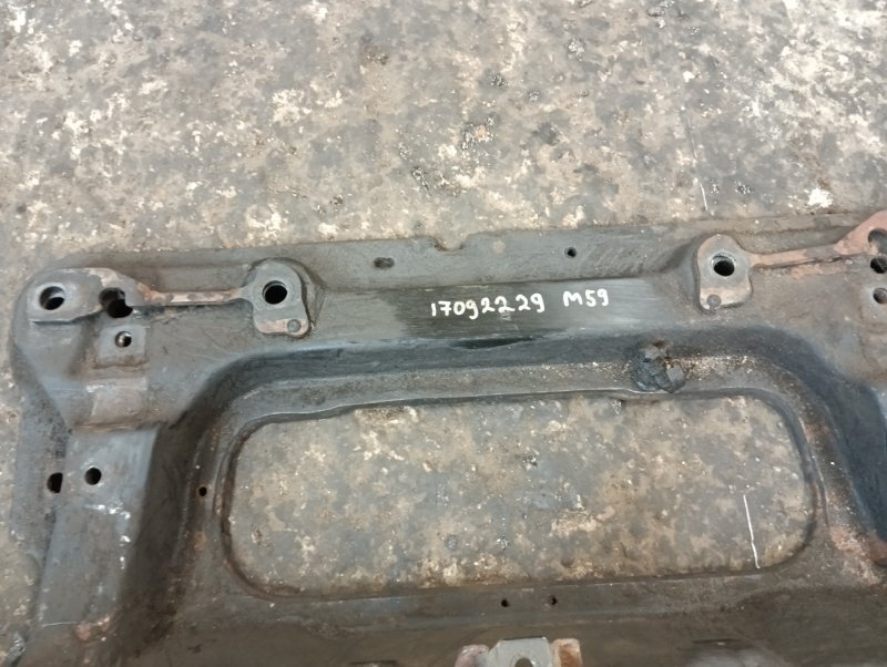 Балка подмоторная