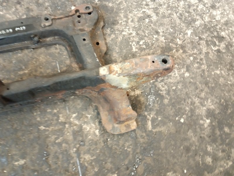 Балка подмоторная