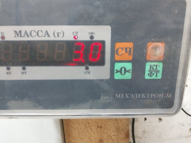 Стекло двери передней левой