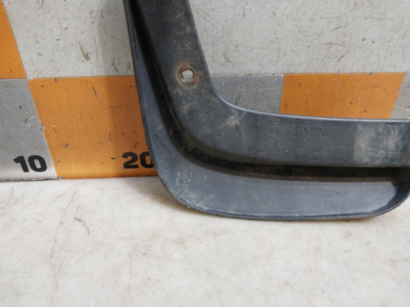 Брызговик задний правый