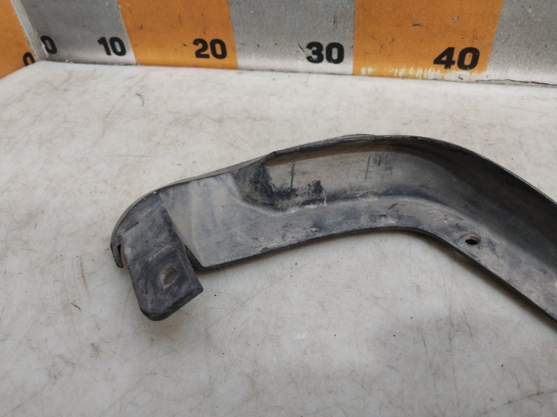 Брызговик передний левый