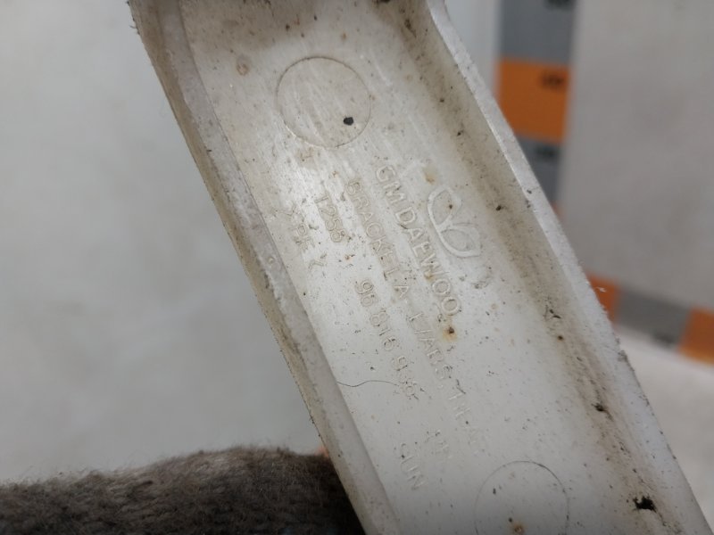 Кронштейн усилителя заднего бампера правый