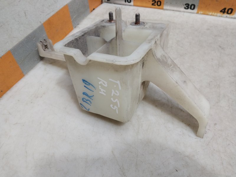 Кронштейн усилителя заднего бампера правый