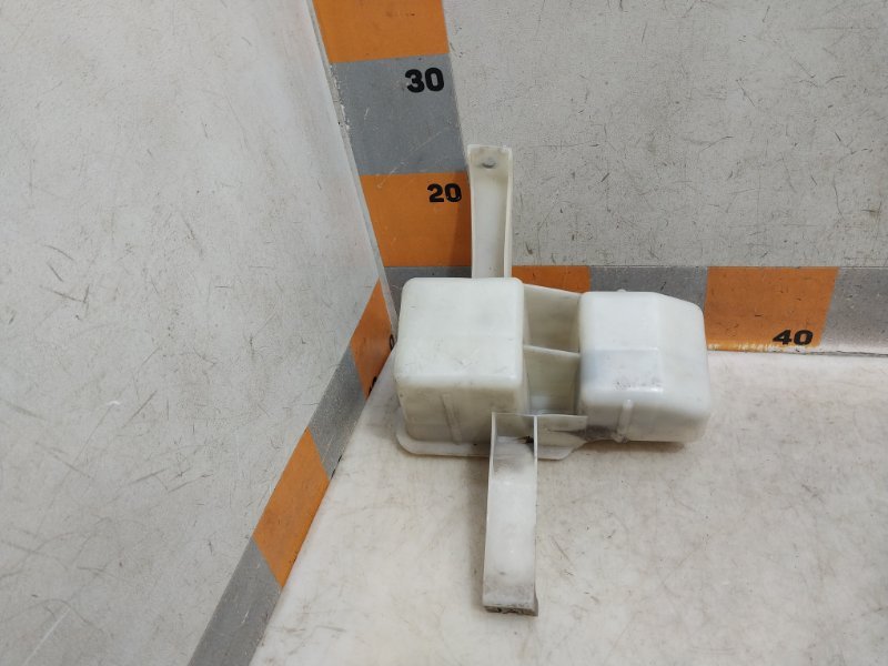 Кронштейн усилителя заднего бампера правый