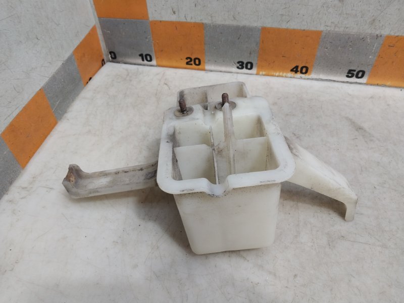 Кронштейн усилителя заднего бампера правый