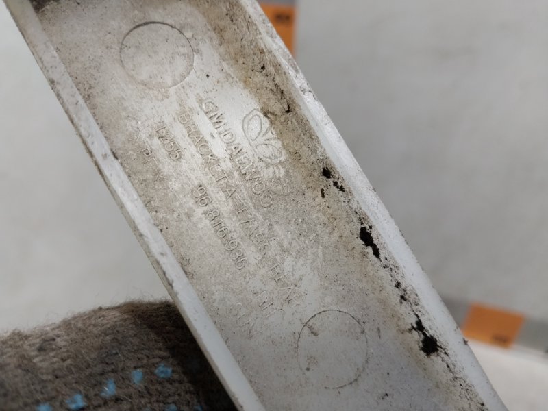 Кронштейн усилителя заднего бампера правый