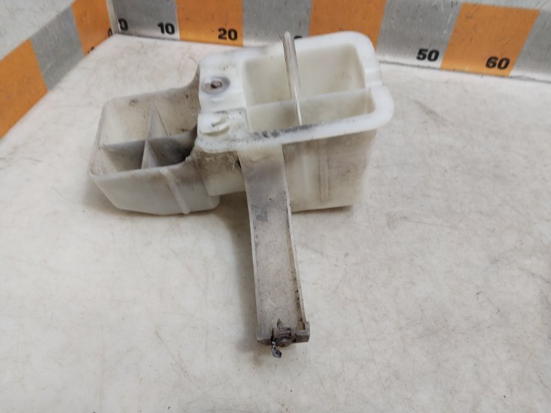 Кронштейн усилителя заднего бампера правый