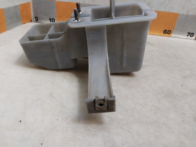 Кронштейн усилителя заднего бампера правый