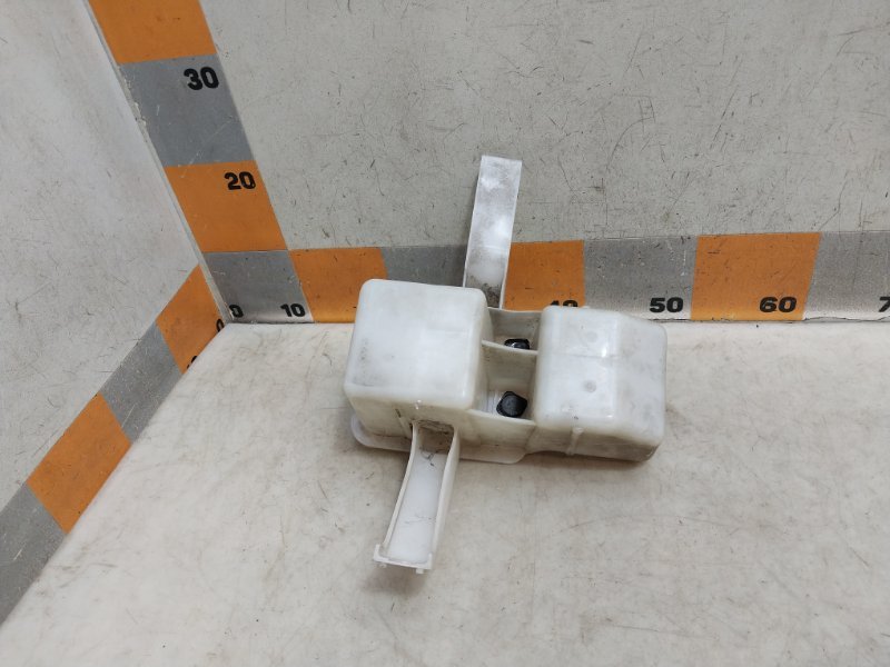 Кронштейн усилителя заднего бампера правый