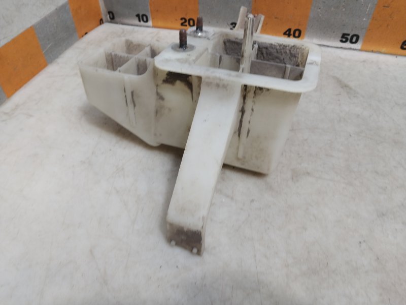 Кронштейн заднего бампера