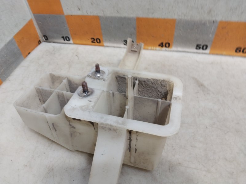 Кронштейн заднего бампера