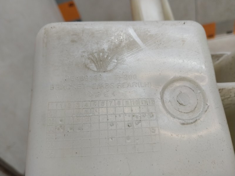 Кронштейн заднего бампера