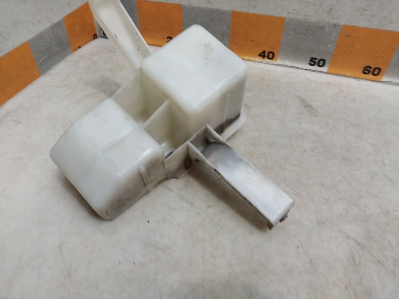 Кронштейн усилителя заднего бампера левый