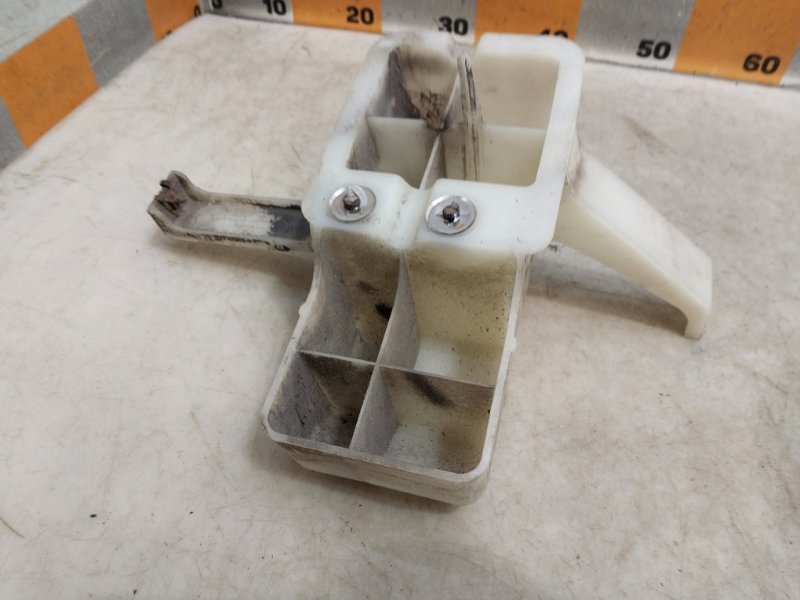 Кронштейн усилителя заднего бампера левый