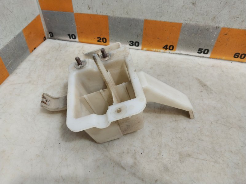 Кронштейн заднего бампера