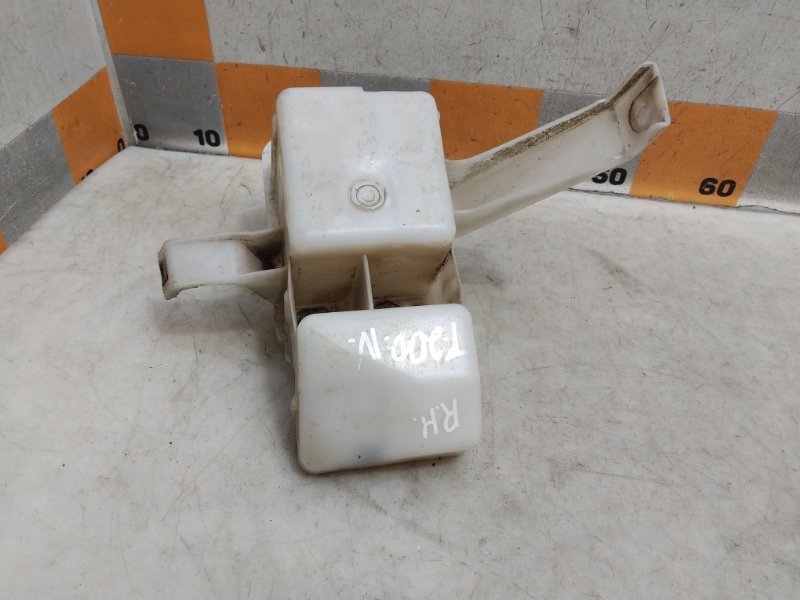 Кронштейн заднего бампера