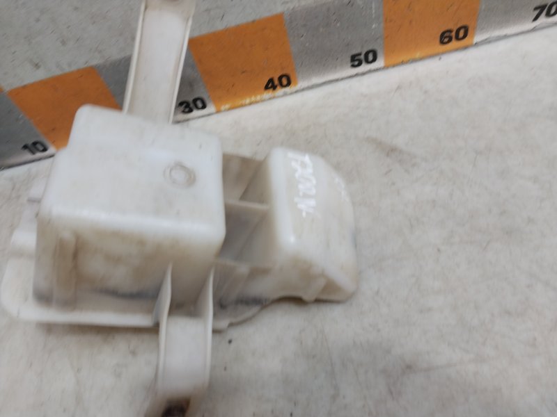 Кронштейн заднего бампера