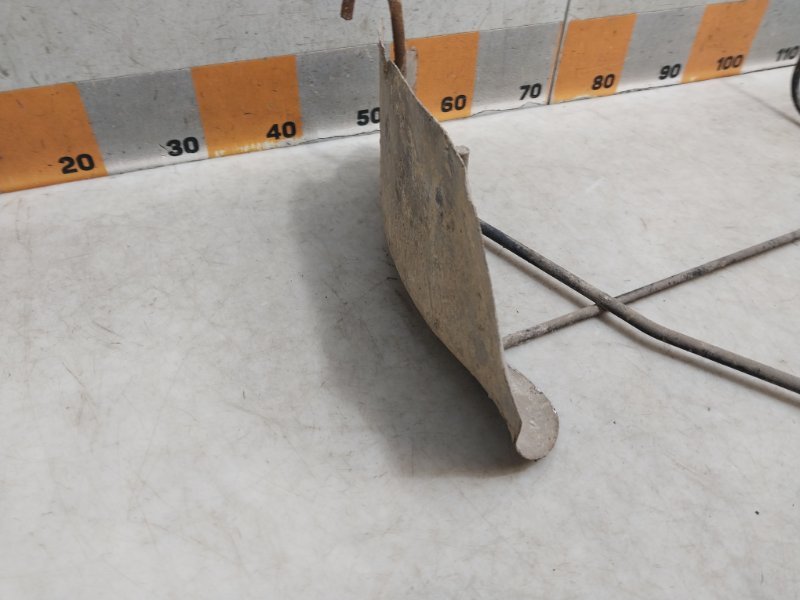 Кронштейн крепления запасного колеса