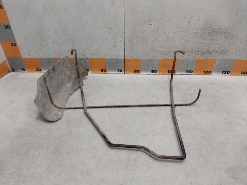 Кронштейн крепления запасного колеса