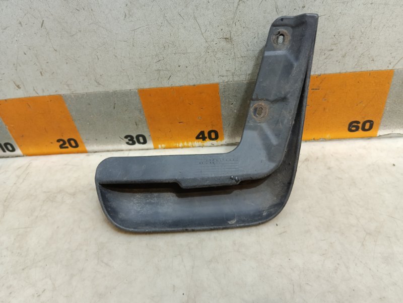 Брызговик задний левый