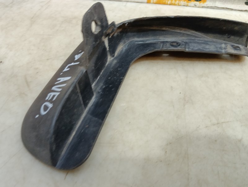 Брызговик задний левый