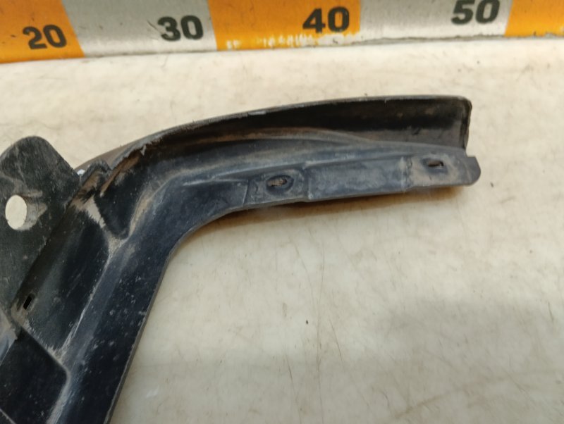 Брызговик задний левый