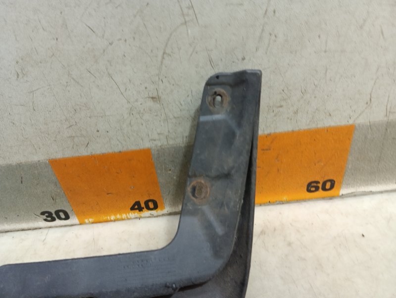 Брызговик задний левый