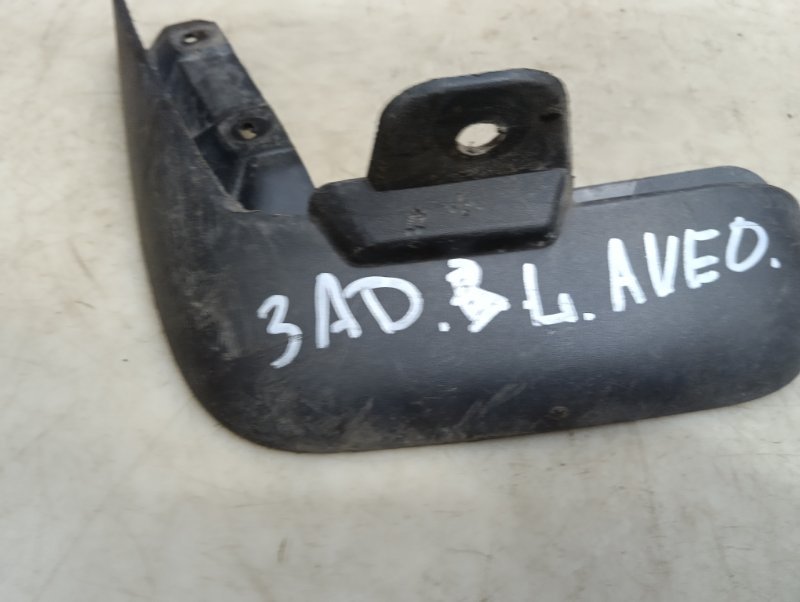 Брызговик задний левый