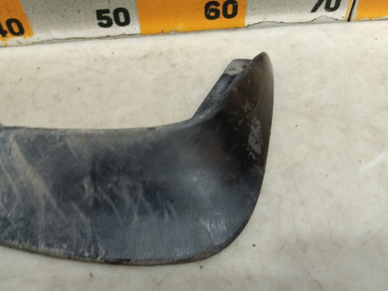 Брызговик задний правый