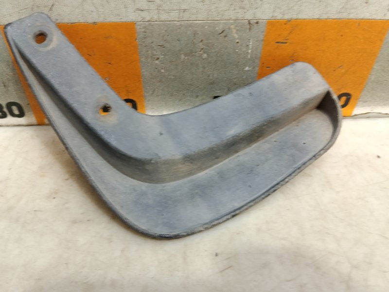 Брызговик задний правый