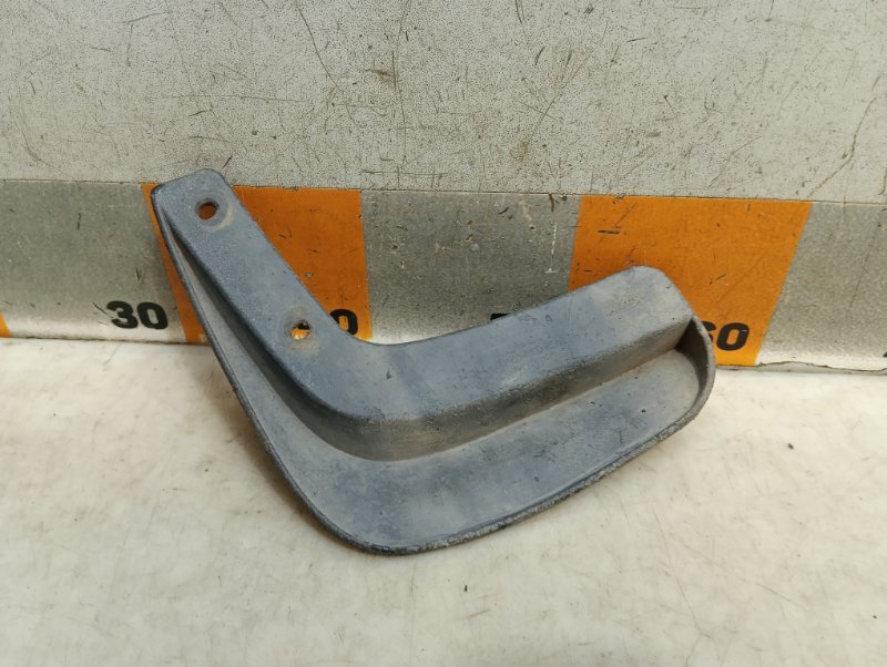 Брызговик задний правый